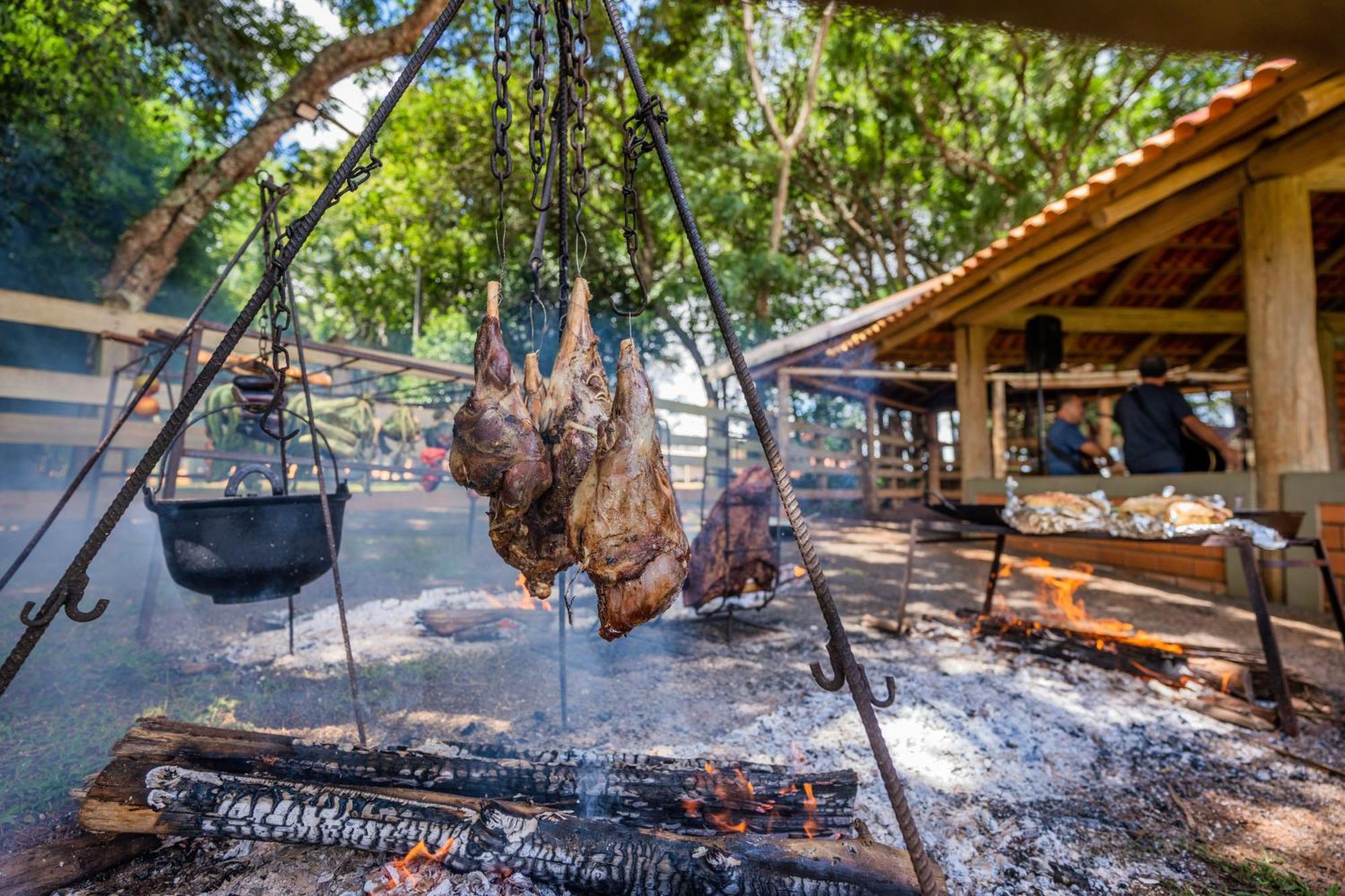 Vira Charme Resort Fernandes Pinheiro ภายนอก รูปภาพ