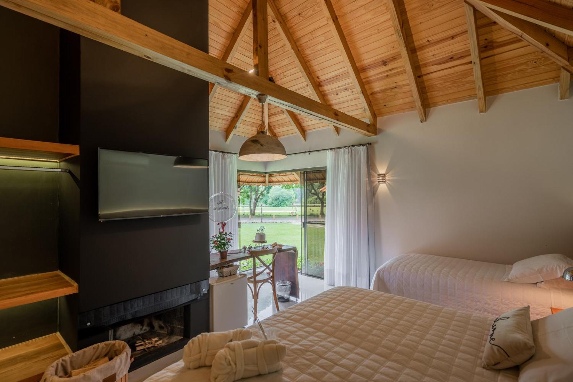 Vira Charme Resort Fernandes Pinheiro ภายนอก รูปภาพ