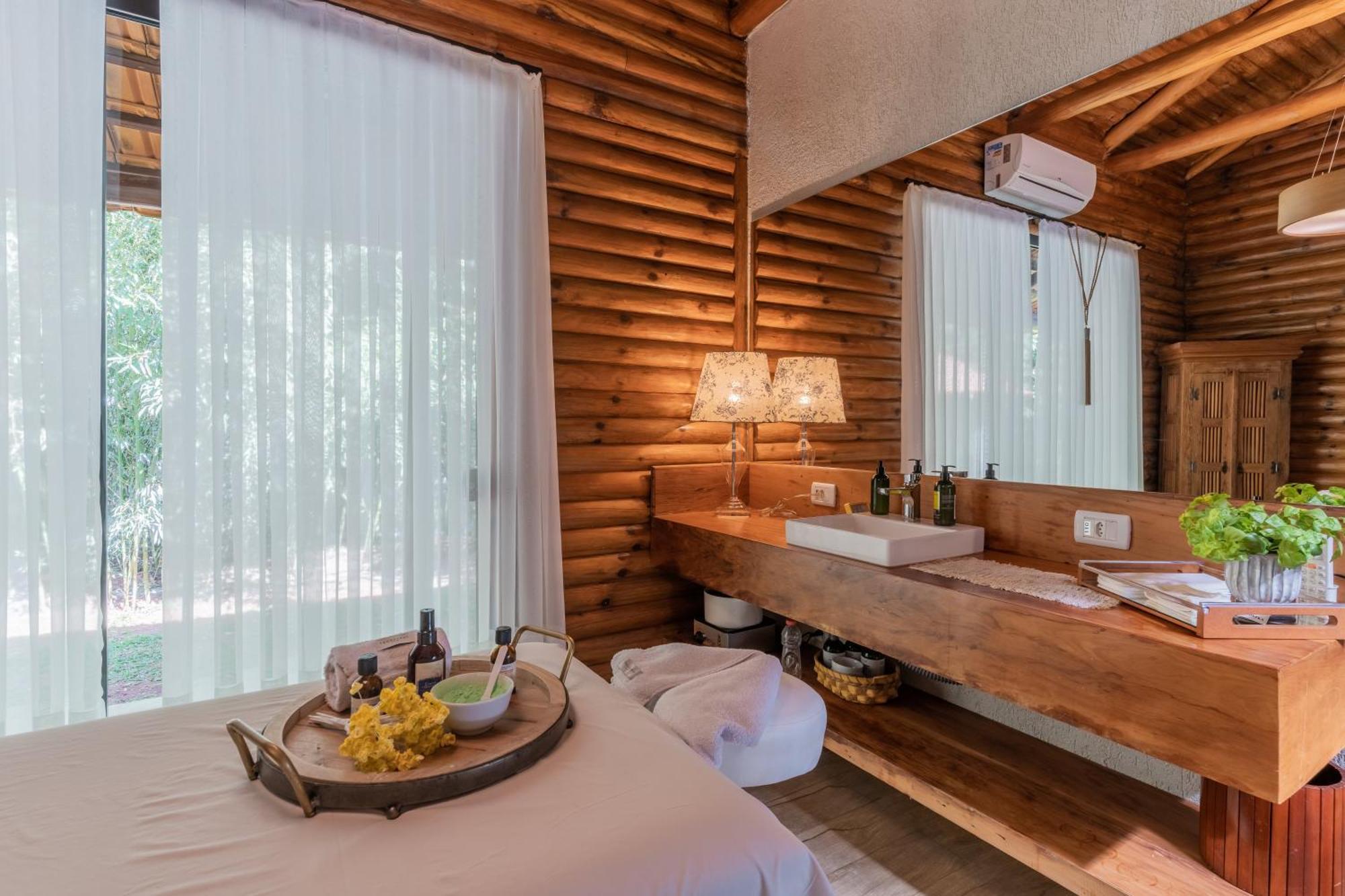 Vira Charme Resort Fernandes Pinheiro ภายนอก รูปภาพ